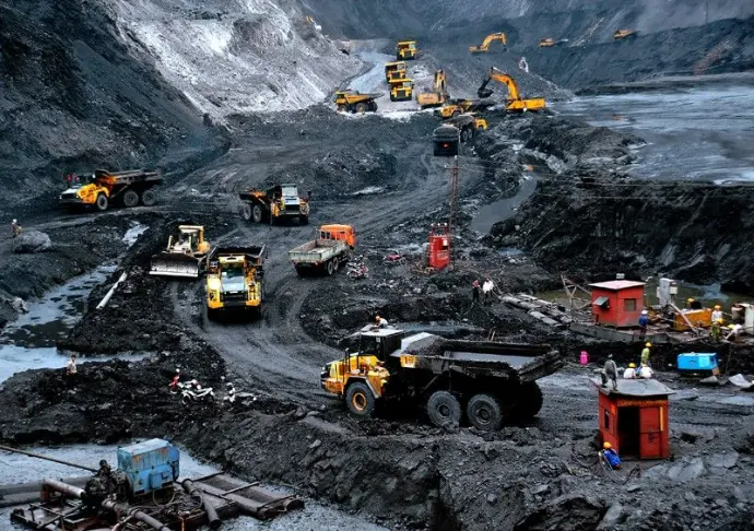 Durable rubber rollers, pads, and grommets for mining equipment, built to withstand harsh and abrasive conditions. Keywords: mining rubber components, rubber pads, conveyor rollers, heavy-duty rubber parts