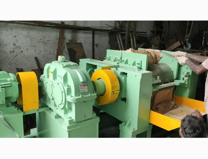 High-quality industrial rubber mixing mill for rubber sheet and compound mixing — made by Rubber and Engineering Works, Gujarat, India.